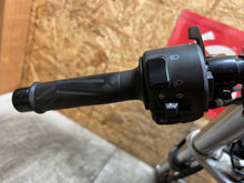 Load image into Gallery viewer, 99 00 01 02 1999 2000 2001 2002 YAMAHA YZFR6 YZF R6 FRONT FORKS FORK TUBES NICE