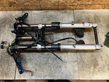 Load image into Gallery viewer, 99 00 01 02 1999 2000 2001 2002 YAMAHA YZFR6 YZF R6 FRONT FORKS FORK TUBES NICE