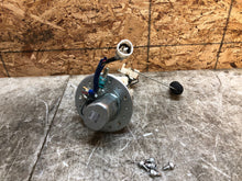 Load image into Gallery viewer, 06 07 2006 2007 SUZUKI GSX-R750 GSXR 600 750 FUEL PUMP GAS PUMP SENDING UNIT OEM