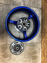 Load image into Gallery viewer, 06 07 2006 2007 SUZUKI GSX-R750 GSXR 600 750 REAR WHEEL BACK RIM STRAIGHT