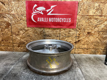 Load image into Gallery viewer, 06 07 2006 2007 SUZUKI GSX-R750 GSXR 600 750 REAR WHEEL BACK RIM STRAIGHT SILVER