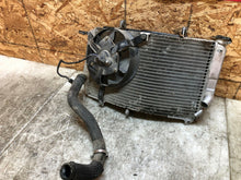 Load image into Gallery viewer, 01 02 03 2001-2003 SUZUKI GSXR GSX-R 600 750 RADIATOR RAD ENGINE COOLER COOLING