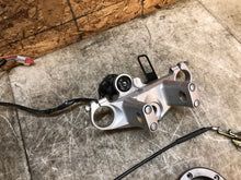 Load image into Gallery viewer, 04 05 06 07 08 YAMAHA FZ-6 FZ6 FZ600 FZ 6 LOCK SET KEY SET IGNITION TRIPLE TREE