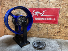 Load image into Gallery viewer, 06 07 2006 2007 SUZUKI GSX-R750 GSXR 600 750 REAR WHEEL BACK RIM STRAIGHT