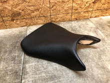Load image into Gallery viewer, 03 04 05 08 09 2005 YAMAHA YZFR6 YZF R6 S RIDERS SEAT FRONT SEAT PAD CUSION