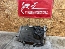 Load image into Gallery viewer, 03 04 2003 2004 SUZUKI GSX-R1000 GSXR 1000 RADIATOR RAD ENGINE COOLER COOLING