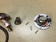 Load image into Gallery viewer, 03 04 05 06 07 08 09 SUZUKI SV SV650S SV650 650 LOCK SET KEY SET IGNITION KEYS