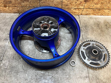 Load image into Gallery viewer, 06 07 2006 2007 SUZUKI GSX-R750 GSXR 600 750 REAR WHEEL BACK RIM STRAIGHT