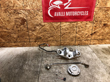 Load image into Gallery viewer, 04 05 06 07 08 YAMAHA FZ-6 FZ6 FZ600 FZ 6 LOCK SET KEY SET IGNITION TRIPLE TREE