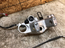 Load image into Gallery viewer, 04 05 06 07 08 YAMAHA FZ-6 FZ6 FZ600 FZ 6 LOCK SET KEY SET IGNITION TRIPLE TREE