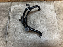 Load image into Gallery viewer, 03 04 2003 2004 SUZUKI GSX-R1000 GSXR 1000 FRONT FAIRING STAY NOSE BRACKET OEM