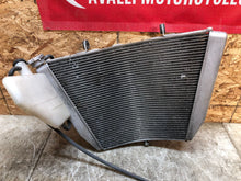 Load image into Gallery viewer, 06 07 2006 2007 SUZUKI GSX-R750 GSXR 600 750 RADIATOR RAD ENGINE COOLER COOLING