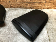 Load image into Gallery viewer, 07 08 09 10 11 12 HONDA CBR600RR CBR 600RR FRONT & REAR SEATS SEAT PASSENDER PAD