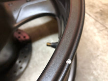 Load image into Gallery viewer, 99 00 1999 2000 HONDA CBR600 CBR 600 F4 REAR WHEEL BACK WHEEL RIM STRAIGHT OEM