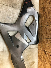 Load image into Gallery viewer, 01 02 03 2001 2002 2003 SUZUKI GSXR GSX-R GSX-R600 750 RIGHT SIDE FAIRING COWL