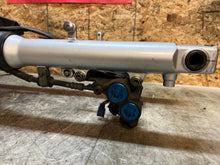 Load image into Gallery viewer, 99 00 01 02 1999 2000 2001 2002 YAMAHA YZFR6 YZF R6 FRONT FORKS FORK TUBES NICE