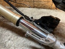 Load image into Gallery viewer, 1998-2001 98 99 00 01 YAMAHA YZFR1 YZF R1 FRONT FORKS FRONT END FORK TUBES NICE