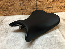 Load image into Gallery viewer, 06 07 2006 2007 SUZUKI GSX-R600 GSXR 600 750 FRONT RIDER SEAT RIDERS PAD CUISION