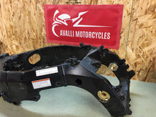 Load image into Gallery viewer, 05 06 2005 2006 SUZUKI GSX-R1000 GSXR GSX-R 1000 MAIN FRAME CHASIS STRAIGHT SLVG