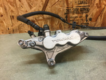Load image into Gallery viewer, 00 01 02 KAWASAKI ZX6R ZX600 05 06 07 ZZR ZZR600 FRONT BRAKE CALIPERS BRAKES OEM