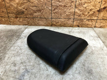 Load image into Gallery viewer, 01 02 03 2001-2003 SUZUKI GSXR GSX-R GSX-R600 750 REAR PASSENGER SEAT PAD CUSION