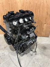 Load image into Gallery viewer, 01 02 2001 2002 SUZUKI GSXR GSX-R 1000 GSXR1000 COMPLETE ENGINE MOTOR GARUNTEED