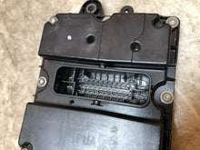 Load image into Gallery viewer, 2020 2021 2022 2023 GMC SIERRA DENALI 2500 3500 CHASIS CONTROL MODULE 812928414