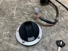 Load image into Gallery viewer, 17 18 19 20 21 22 23 SUZUKI GSX-R GSXR 600 750 LOCK SET KEY SET IGNITION GAS CAP