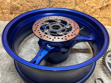 Load image into Gallery viewer, 06 07 2006 2007 SUZUKI GSX-R750 GSXR 600 750 REAR WHEEL BACK RIM STRAIGHT