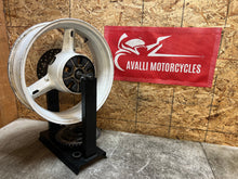 Load image into Gallery viewer, 04 05 2004 2005 SUZUKI GSXR GSX-R 600 750 REAR WHEEL BACK RIM STRAIGHT