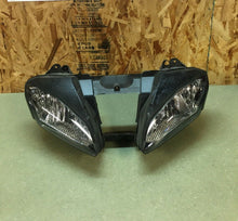 Load image into Gallery viewer, 2006-2007 06 07 YAMAHA YZFR6 YZF R6 R HEADLIGHTS HEAD LIGHT LIGHTS BEAM LAMP OEM
