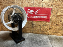 Load image into Gallery viewer, 08 09 10 2008 2009 SUZUKI GSXR GSX-R 600 750 REAR WHEEL BACK RIM STRAIGHT