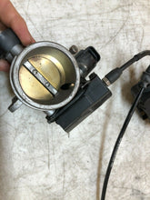 Load image into Gallery viewer, 07 08 09 10 11 12 13 BMW R1200GS ADVENTURE R 1200 GS THROTTLE BODIES BODY FUEL