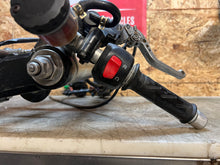 Load image into Gallery viewer, 01 02 03 2001 2002 2003 SUZUKI GSXR GSX-R GSX-R750 750 FRONT FORKS FORK TUBES