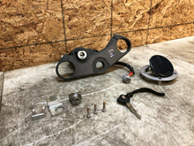 Load image into Gallery viewer, 11 12 13 14 15 16 17 SUZUKI GSX-R GSXR 600 750 LOCK SET KEY SET TRIPLE TREE CAP