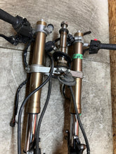 Load image into Gallery viewer, 98 99 01 02 KAWASAKI NINJA ZX7-R ZX7R FRONT FORKS FRONT END FORK TUBES STRAIGHT