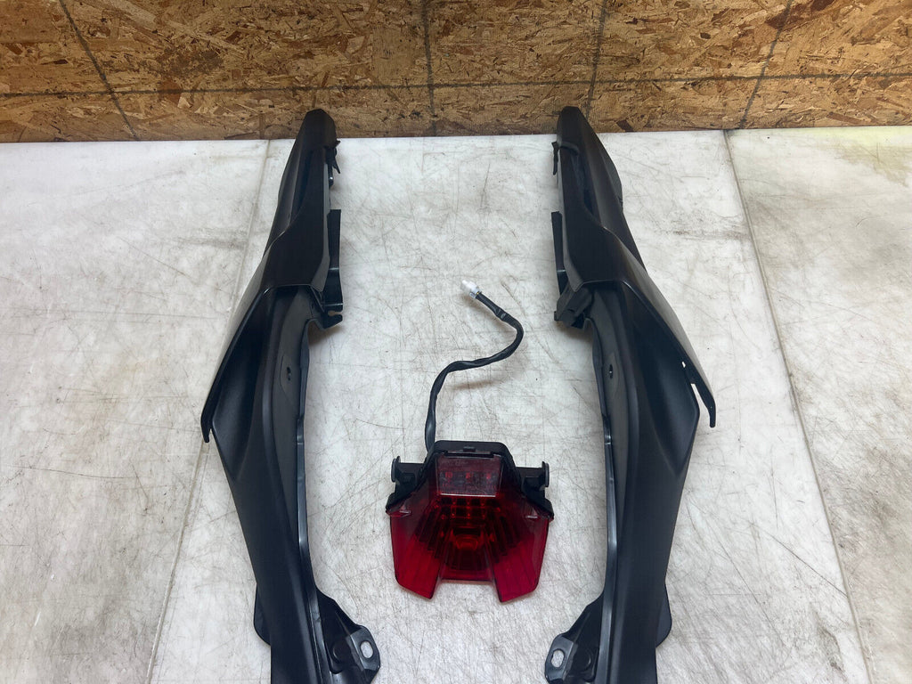 18 19 20 21 22 23 YAMAHA FZ-07 FZ07 MT-07 MT07 TAIL FAIRING REAR COWL TAIL LIGHT
