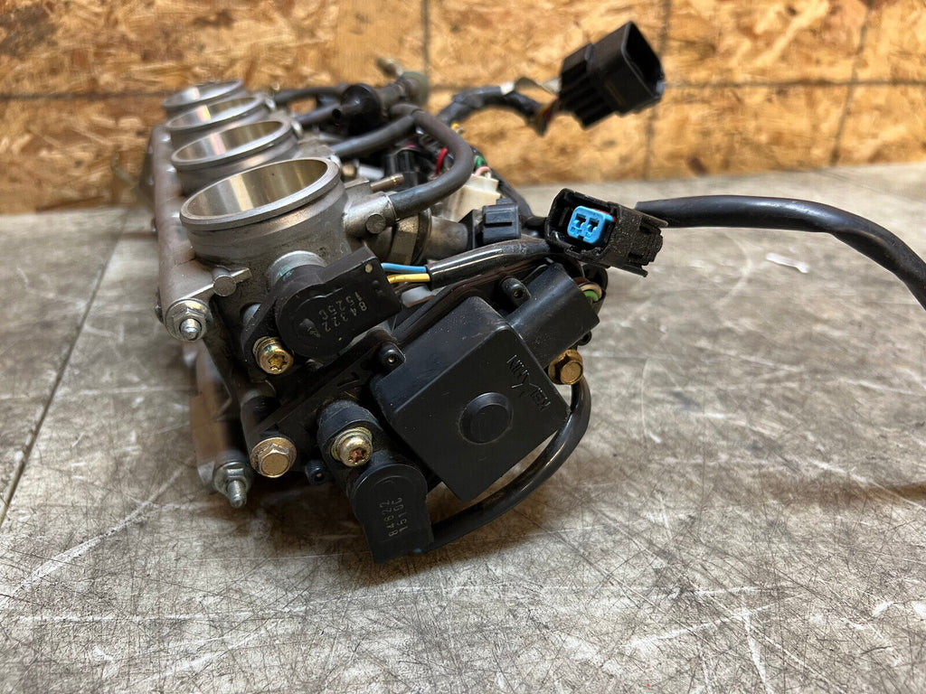 01 02 2001 2002 SUZUKI GSXR GSX-R 1000 GSXR1000 THROTTLE BODIES BODY INJECTOR