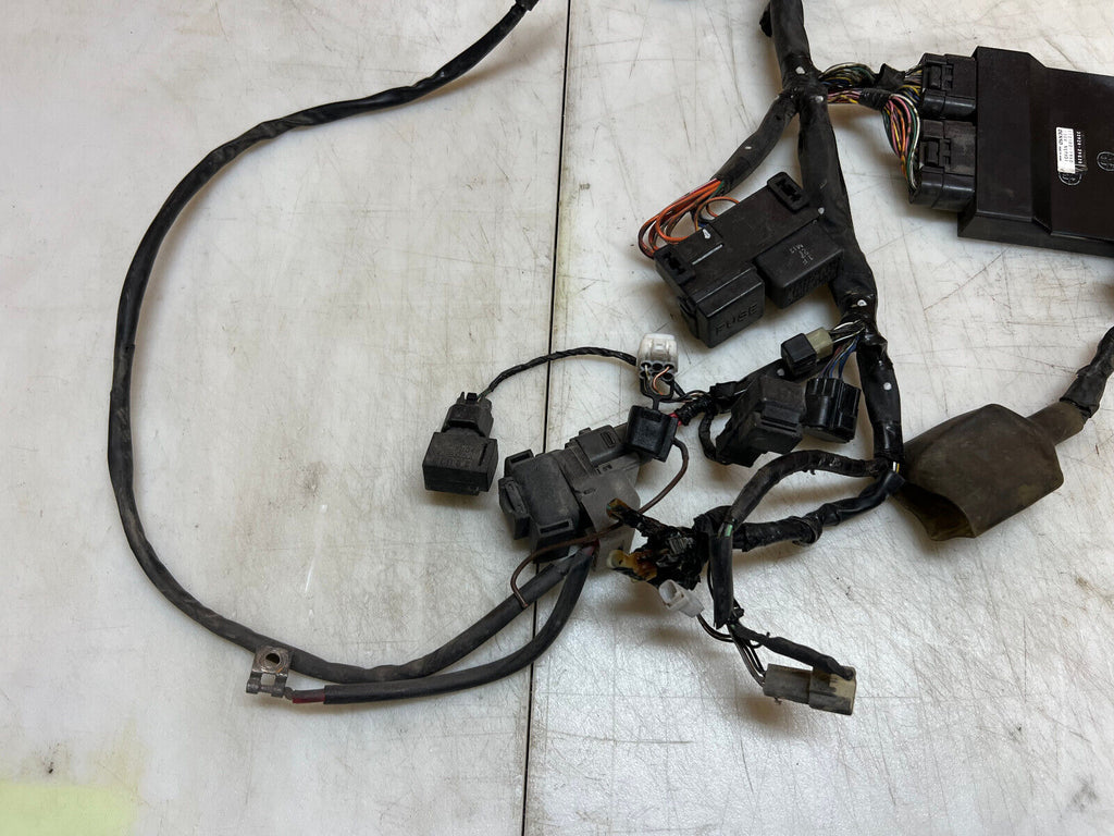 04 05 SUZUKI GSXR GSX-R 600 GSXR600 MAIN ENGINE WIRING HARNESS LOOM ECU CDI ECM
