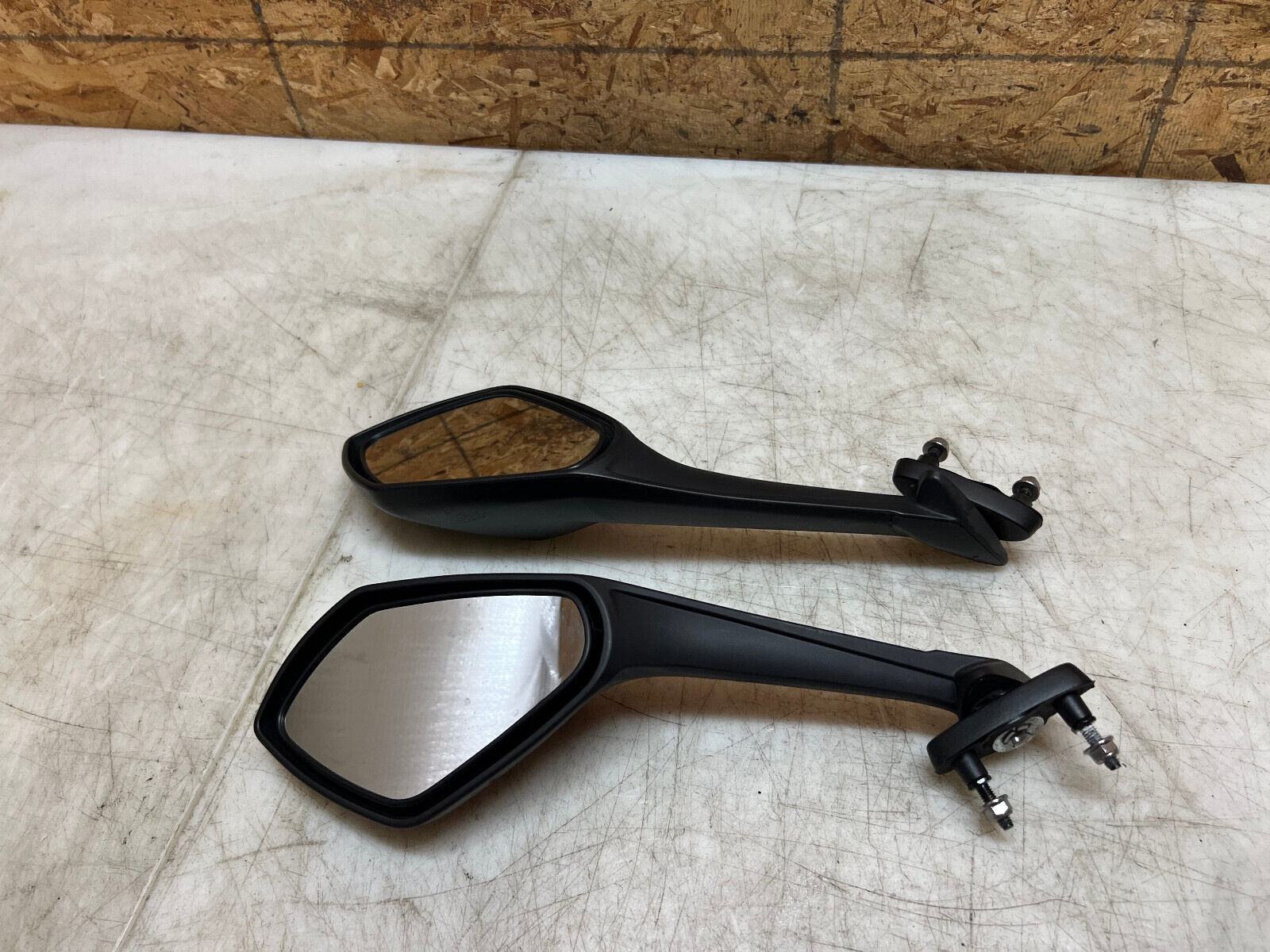 13 14 15 16 17 TRIUMPH DAYTONA 675R 675 R REAR VIEW MIRROR MIRRORS PAIR WING
