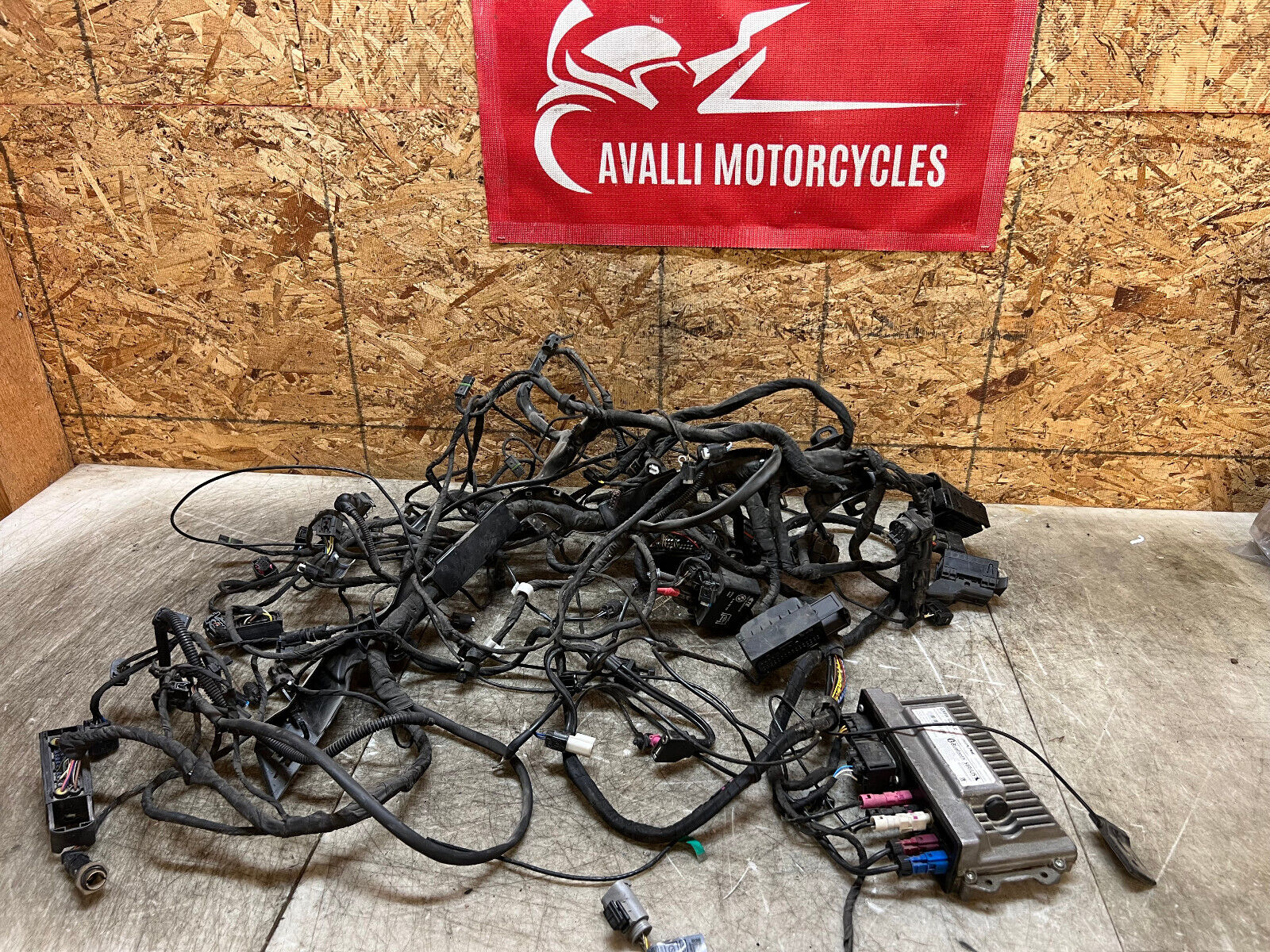 14 15 16 17 18 BMW R1200 R1200RT 1200RT MAIN ENGINE WIRING HARNESS LOOM COMPUTER