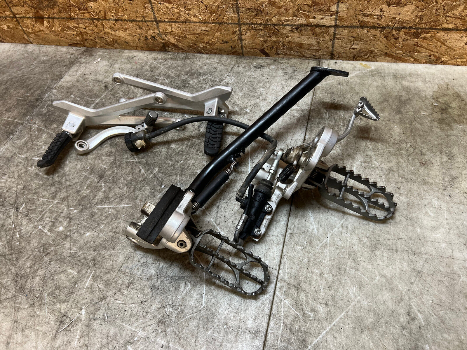 19 20 21 22 23 24 KTM ENDURO R DUKE SM SMC LC4 REARSETS REAR SET SETS FOOT PEG