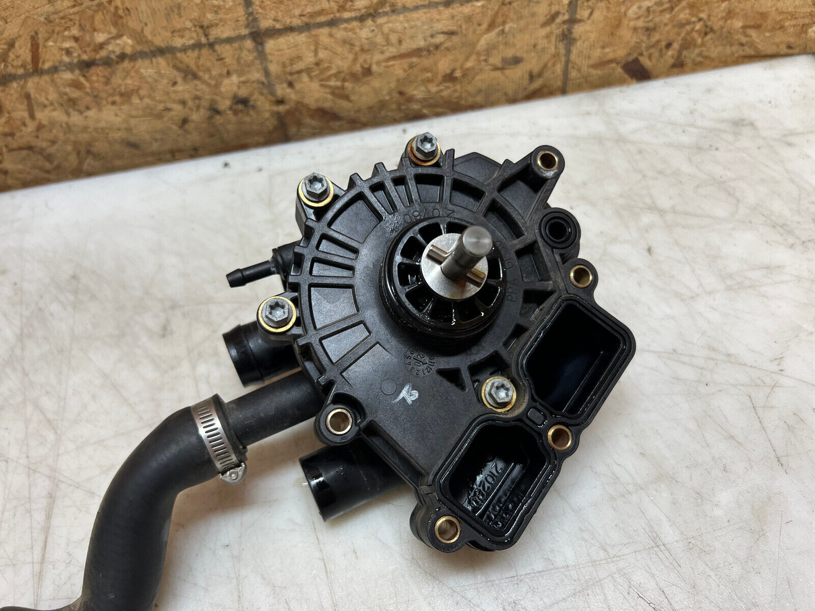 2021 21 BRP CAN AM CAN-AM SPYDER ROADSTER RT F3 1330 WATER PUMP COOLING PUMP OEM