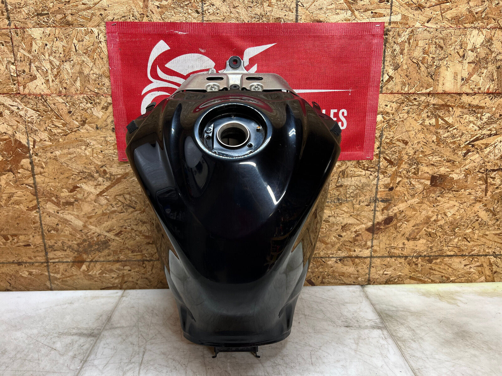 08 09 10 2009 2010 SUZUKI GSXR GSX-R 600 750 GAS TANK FUEL TANK PETROL RESERVOIR