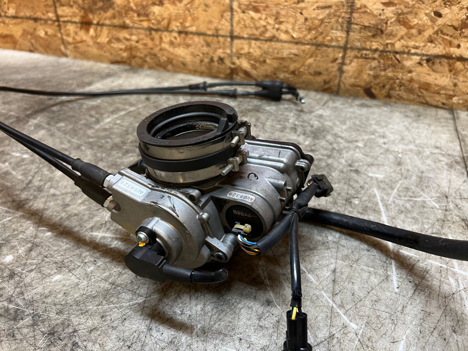 08 09 10 11 KTM 690 SUPERMOTO SMC SM THROTTLE BODY FUEL INJECTION INTAKE SYSTEM