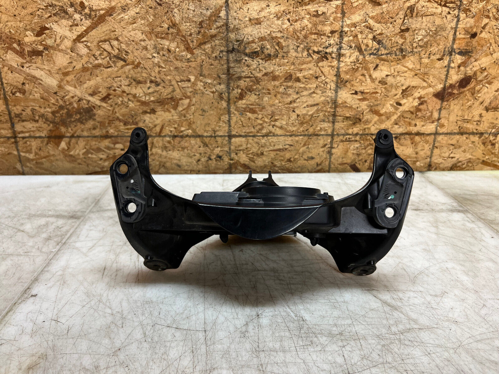 06 07 2006 2007 SUZUKI GSX-R GSXR 600 750 INTRUMENT GAUGE CLUSTER FAIRING STAY