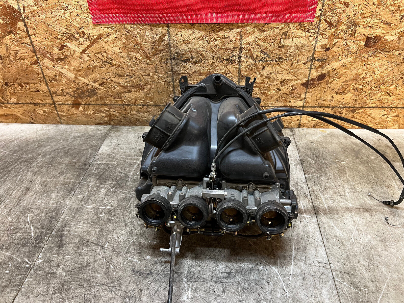 03 04 2003 2004 HONDA CBR600RR CBR 600RR THROTTLE BODIES BODY AIR BOX INJECTORS