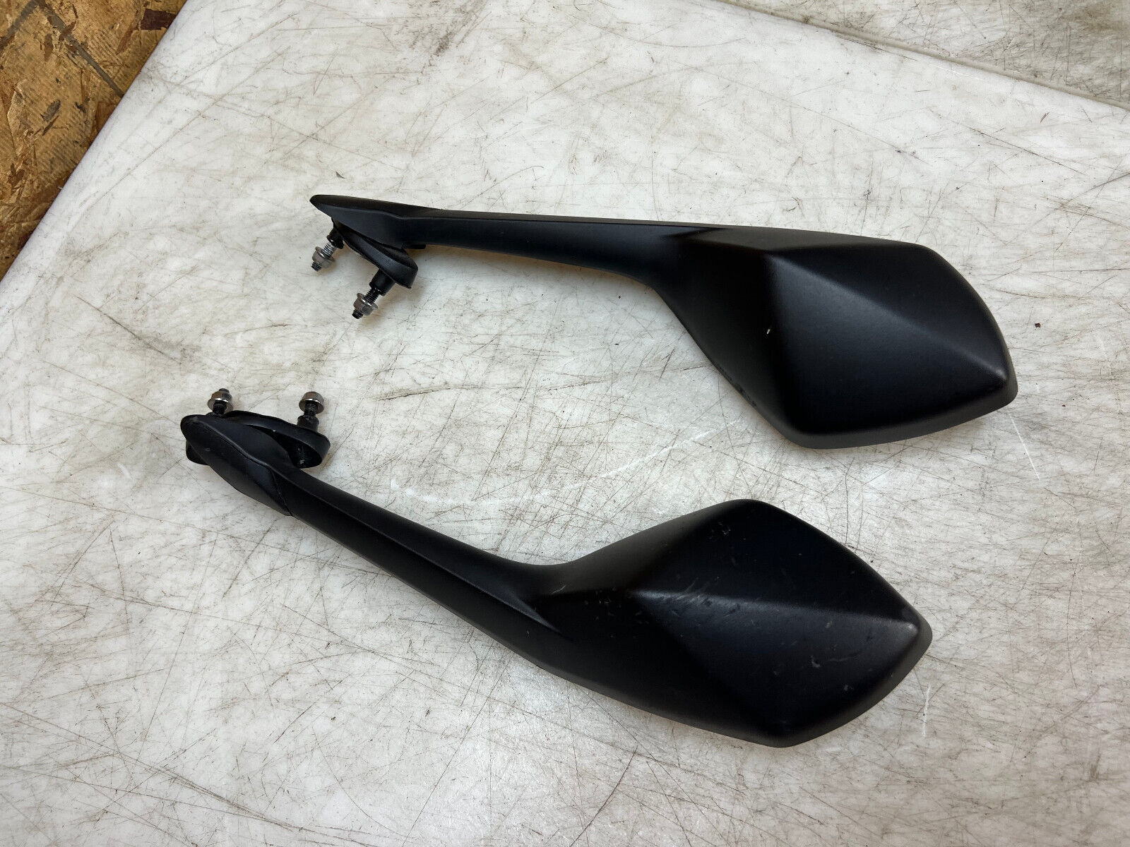 13 14 15 16 17 TRIUMPH DAYTONA 675R 675 R REAR VIEW MIRROR MIRRORS PAIR WING