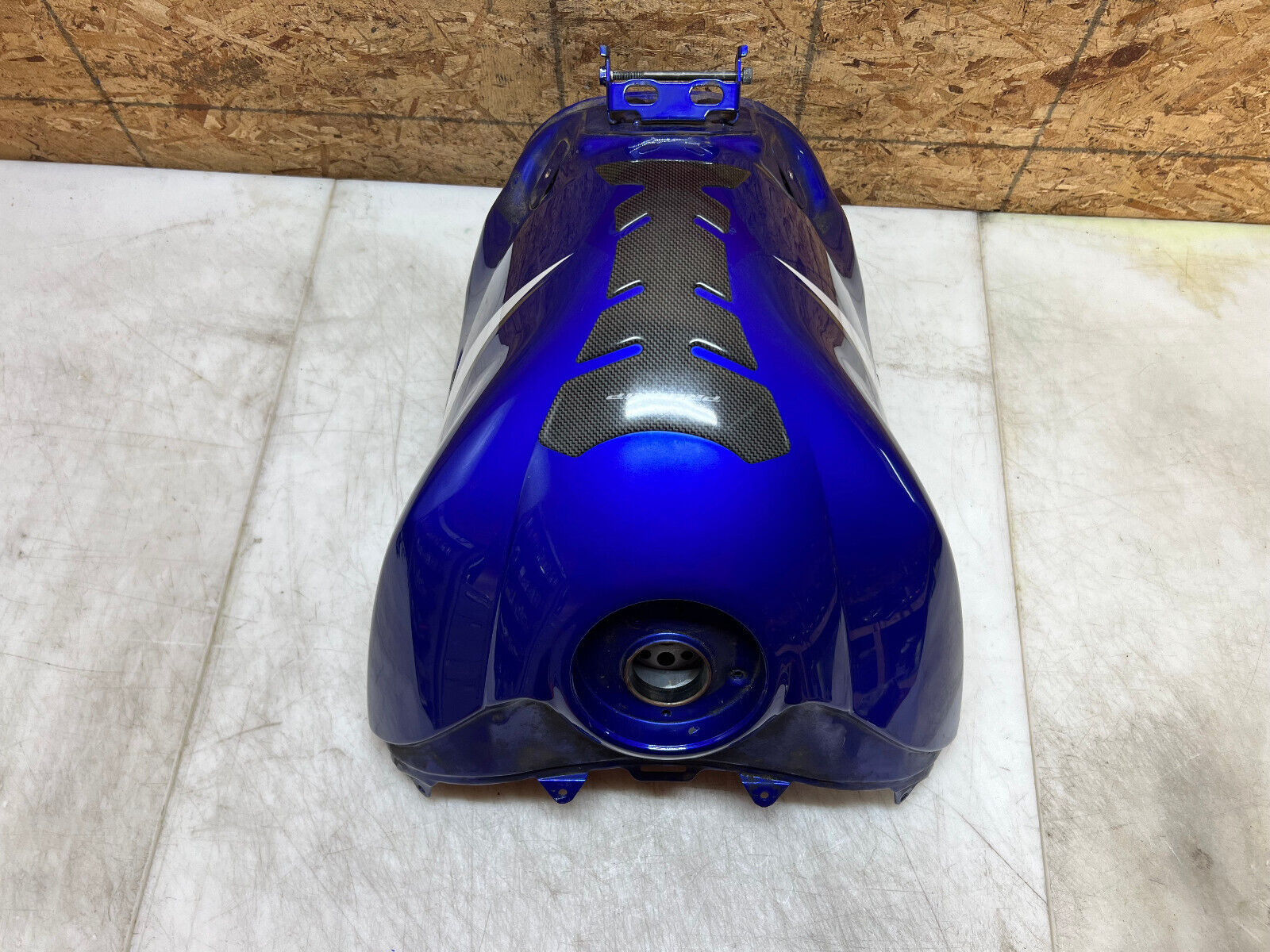 04 05 06 2004 2005 2006 YAMAHA YZFR1 YZF R1 GAS TANK FUEL TANK PETROL RESERVOIR