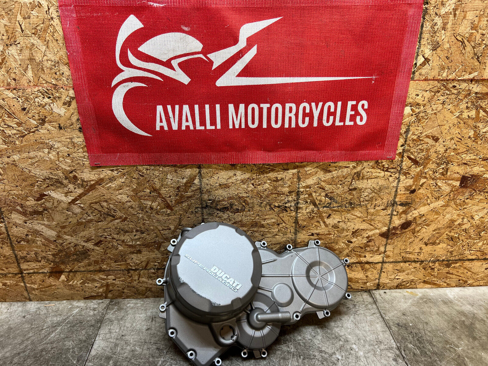 16 17 18 19 DUCATI PANIGALE 899 RIGHT SIDE CLUTCH CASE ENGINE COVER